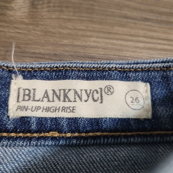 Blank NYC Pin-Up High Rise Floral Denim Size 26 Short Blue Jean Embroidered - Picture 4 of 8